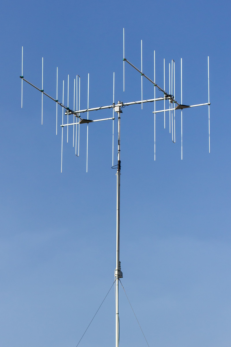 Антенна 20 бесплатных каналов. Диполь антенна. Антенна d1 VHF. Fm Yagi антенна. Антенна d2 VHF.